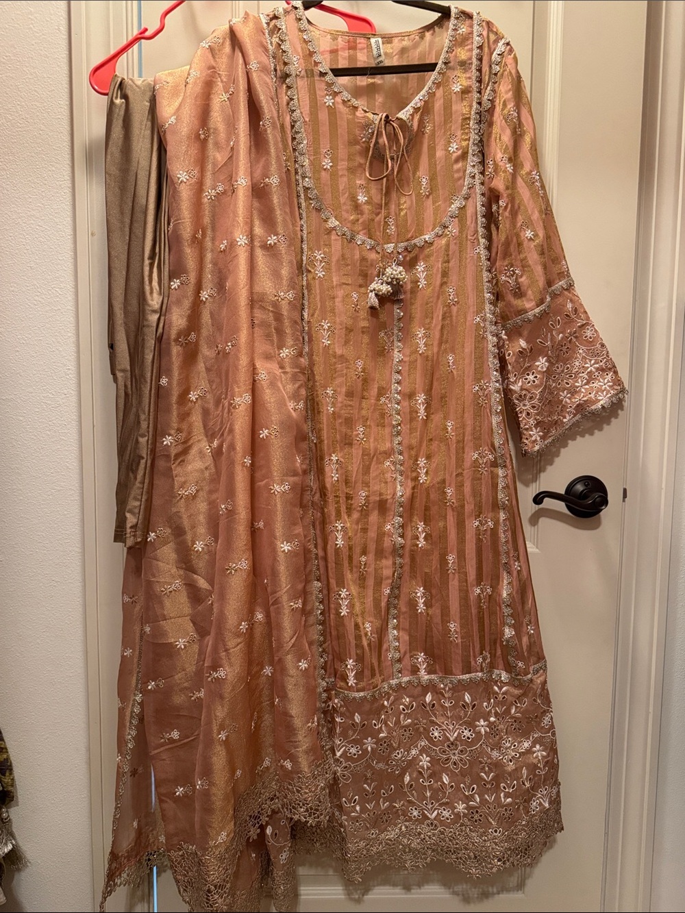 Banarsi tissuePeach Anarkali Kurta set. 4 pcs